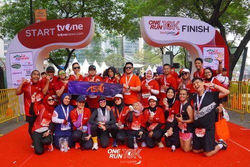 Race photo from ONE RUN 10 K