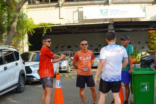 Race photo from Shake Out Run Jabar 10K
