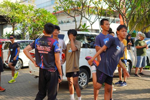 Race photo from Shake Out Run Jabar 10K