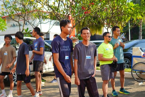 Race photo from Shake Out Run Jabar 10K