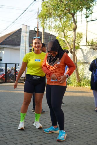 Race photo from Shake Out Run Jabar 10K