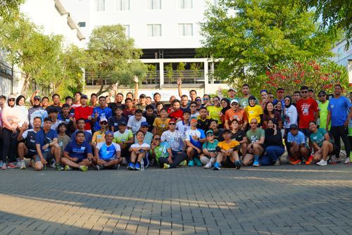 Race photo from Shake Out Run Jabar 10K
