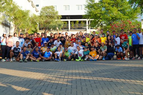 Race photo from Shake Out Run Jabar 10K