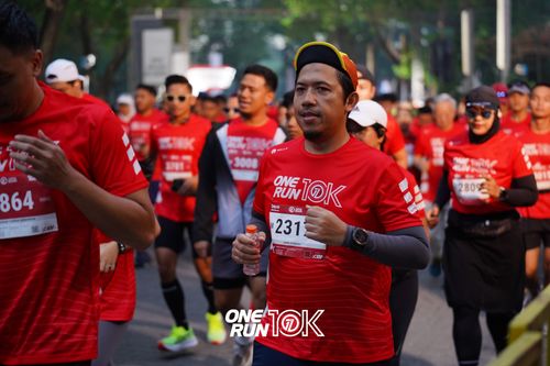 Race photo from ONE RUN 10K 2025