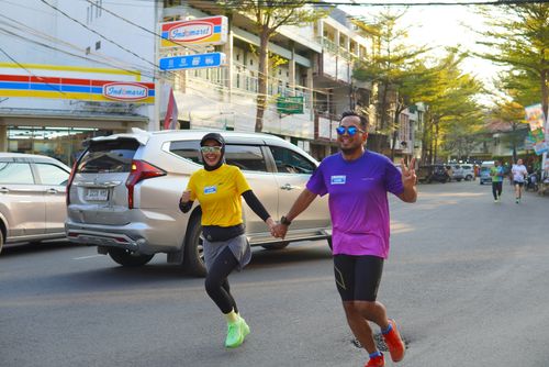 Race photo from Shake Out Run Jabar 10K