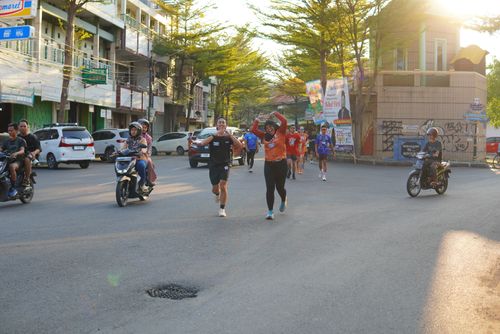 Race photo from Shake Out Run Jabar 10K