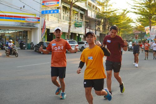 Race photo from Shake Out Run Jabar 10K