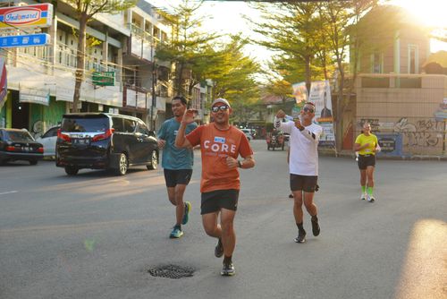 Race photo from Shake Out Run Jabar 10K