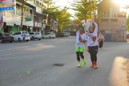 Race photo from Shake Out Run Jabar 10K