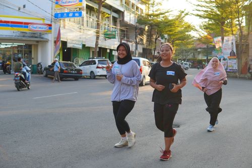 Race photo from Shake Out Run Jabar 10K