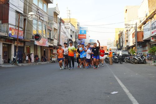 Race photo from Shake Out Run Jabar 10K