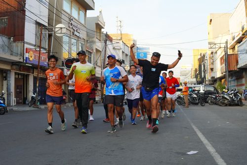 Race photo from Shake Out Run Jabar 10K