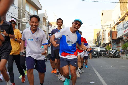 Race photo from Shake Out Run Jabar 10K
