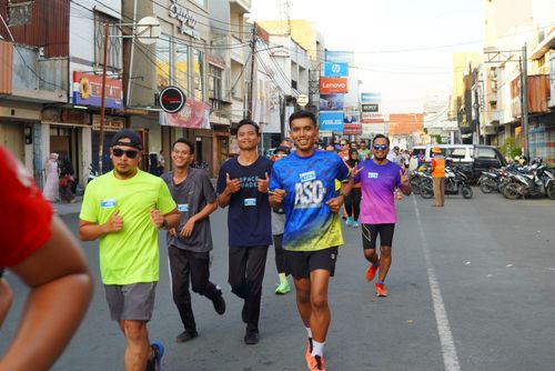 Race photo from Shake Out Run Jabar 10K