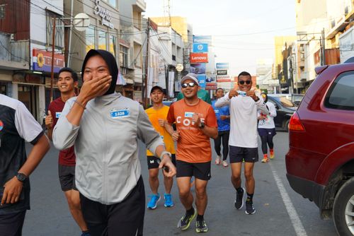 Race photo from Shake Out Run Jabar 10K