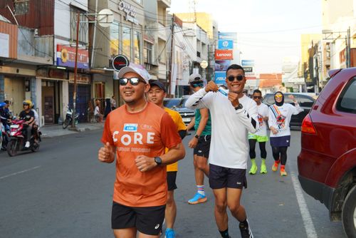 Race photo from Shake Out Run Jabar 10K