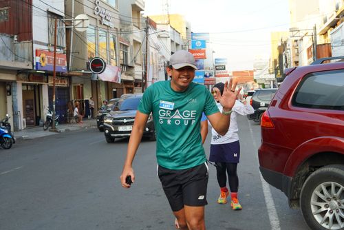 Race photo from Shake Out Run Jabar 10K