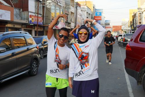 Race photo from Shake Out Run Jabar 10K