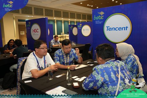 Race photo from Telin Batic 2024 Photo Search