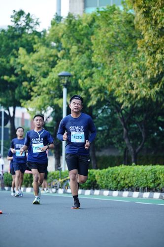 Race photo from KEMLU RUN 2025