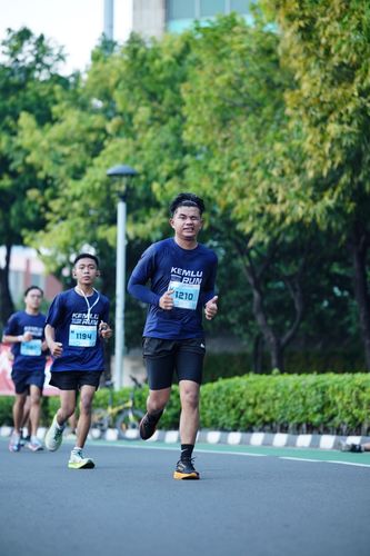 Race photo from KEMLU RUN 2025