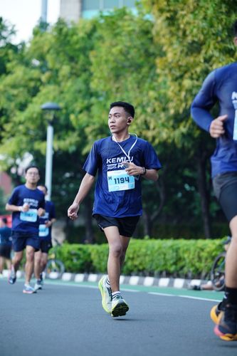 Race photo from KEMLU RUN 2025
