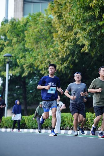 Race photo from KEMLU RUN 2025