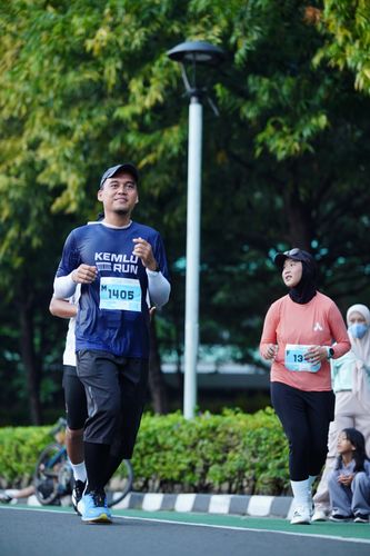 Race photo from KEMLU RUN 2025
