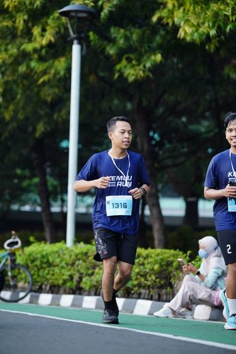 Race photo from KEMLU RUN 2025