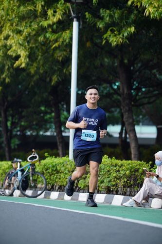 Race photo from KEMLU RUN 2025