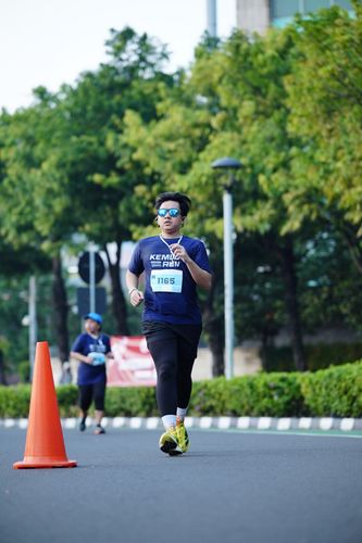Race photo from KEMLU RUN 2025