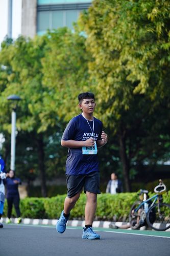 Race photo from KEMLU RUN 2025