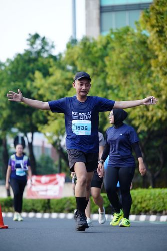 Race photo from KEMLU RUN 2025
