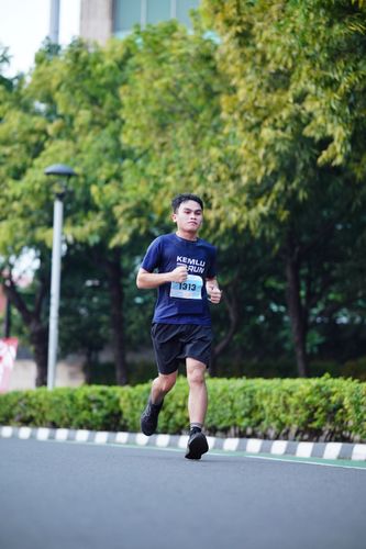 Race photo from KEMLU RUN 2025