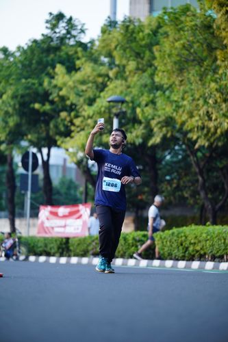 Race photo from KEMLU RUN 2025