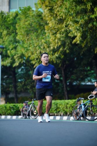 Race photo from KEMLU RUN 2025