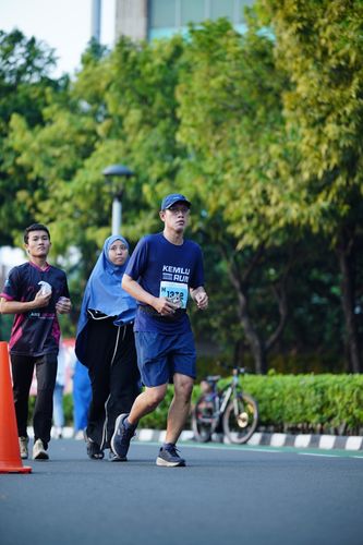 Race photo from KEMLU RUN 2025