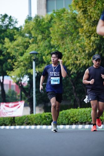 Race photo from KEMLU RUN 2025