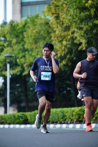 Race photo from KEMLU RUN 2025
