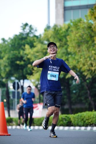Race photo from KEMLU RUN 2025