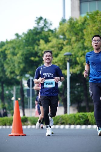 Race photo from KEMLU RUN 2025