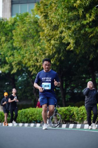 Race photo from KEMLU RUN 2025