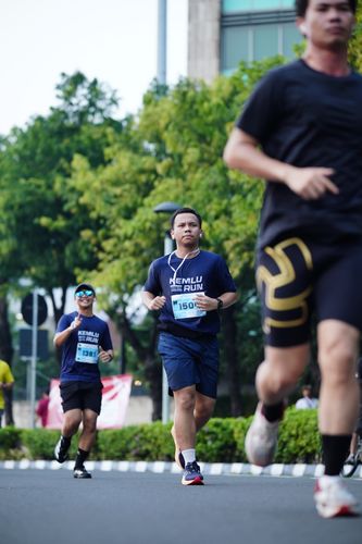 Race photo from KEMLU RUN 2025