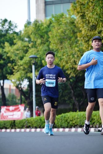 Race photo from KEMLU RUN 2025