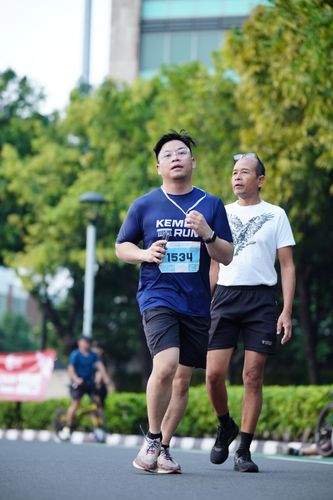 Race photo from KEMLU RUN 2025