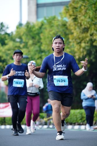 Race photo from KEMLU RUN 2025