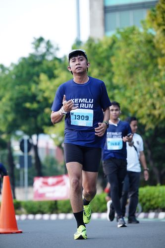 Race photo from KEMLU RUN 2025