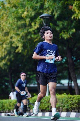 Race photo from KEMLU RUN 2025