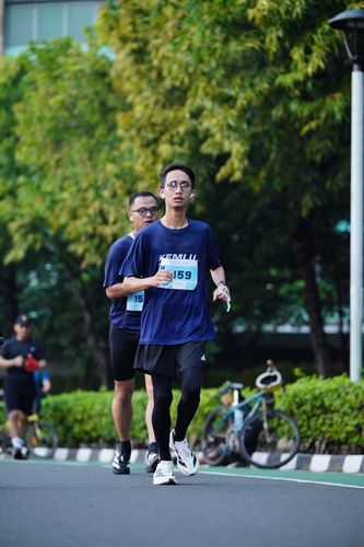 Race photo from KEMLU RUN 2025