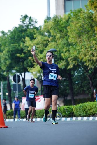 Race photo from KEMLU RUN 2025